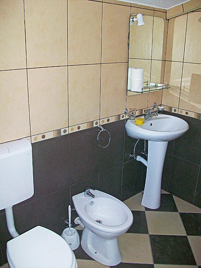 Hoxha Rooms Ούλτσιν Δωμάτιο φωτογραφία